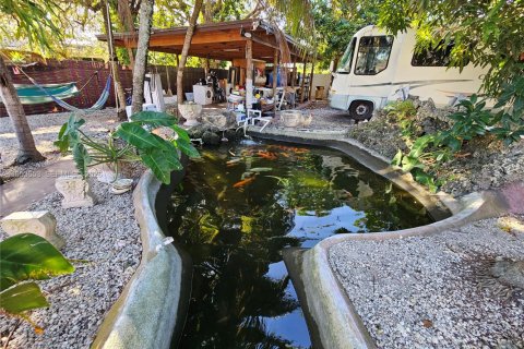 Casa en Miami, Florida 5 dormitorios, 211.45 m2 № 2007925