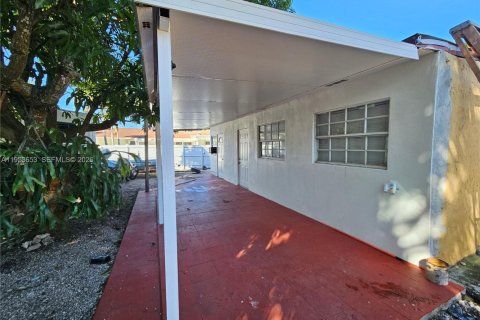 Casa en venta en Miami, Florida, 5 dormitorios, 211.45 m2 № 2007925 - foto 12