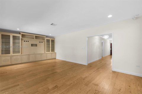 Casa en venta en Coral Gables, Florida, 3 dormitorios, 174.66 m2 № 1982954 - foto 13