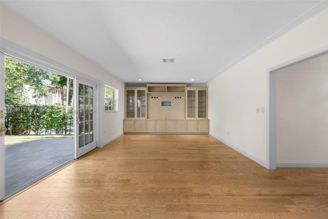 Casa en venta en Coral Gables, Florida, 3 dormitorios, 174.66 m2 № 1982954 - foto 11