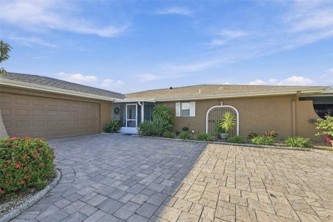 Casa en venta en Sun City Center, Florida, 3 dormitorios, 207.92 m2 № 2384390 - foto 9