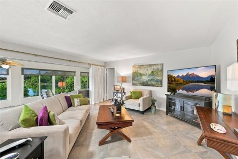 Casa en venta en Sun City Center, Florida, 3 dormitorios, 207.92 m2 № 2384390 - foto 16