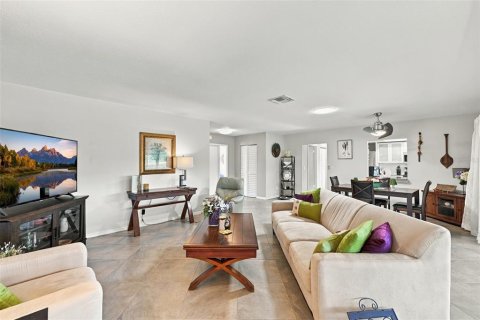Casa en venta en Sun City Center, Florida, 3 dormitorios, 207.92 m2 № 2384390 - foto 13