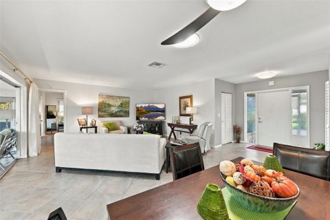 Casa en venta en Sun City Center, Florida, 3 dormitorios, 207.92 m2 № 2384390 - foto 15