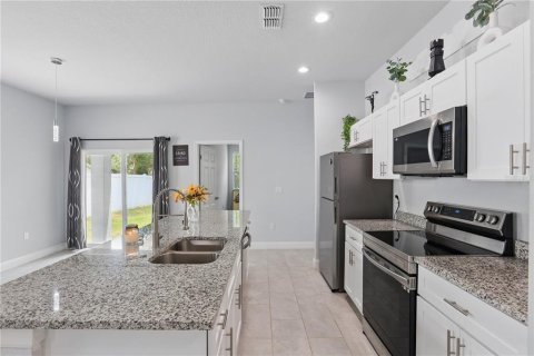 House in Orlando, Florida 3 bedrooms, 133.41 sq.m. № 1677564 - photo 8