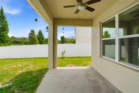 House in Zephyrhills, Florida 3 bedrooms, 157 sq.m. № 2230542 - photo 22