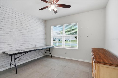 House in Zephyrhills, Florida 3 bedrooms, 157 sq.m. № 2230542 - photo 5