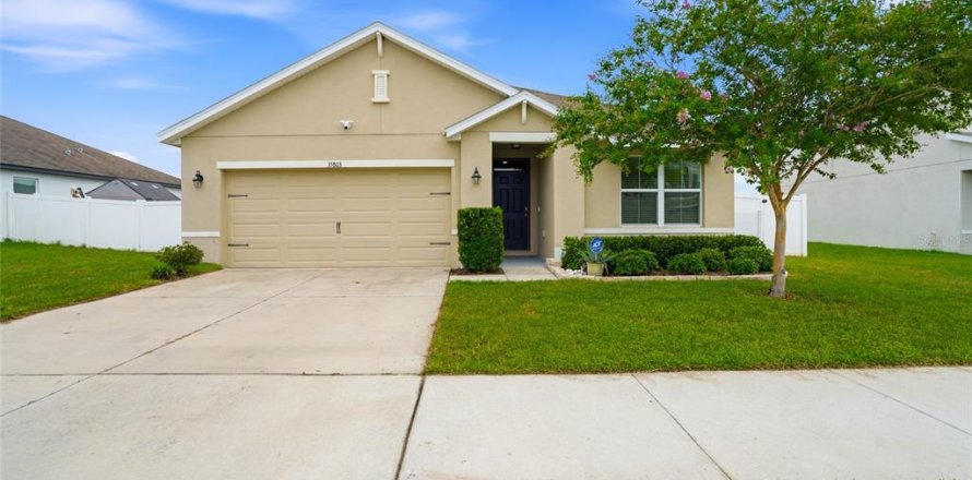 House in Zephyrhills, Florida 3 bedrooms, 157 sq.m. № 2230542