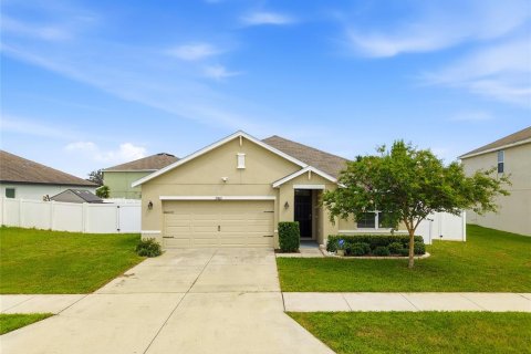 House in Zephyrhills, Florida 3 bedrooms, 157 sq.m. № 2230542 - photo 28