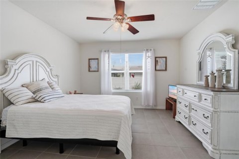 House in Zephyrhills, Florida 3 bedrooms, 157 sq.m. № 2230542 - photo 17
