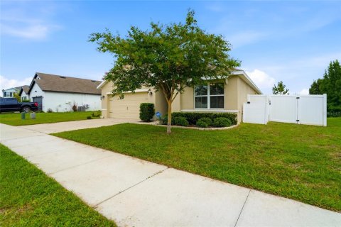 House in Zephyrhills, Florida 3 bedrooms, 157 sq.m. № 2230542 - photo 30