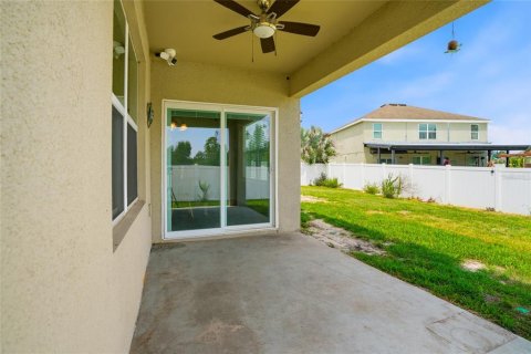 House in Zephyrhills, Florida 3 bedrooms, 157 sq.m. № 2230542 - photo 23