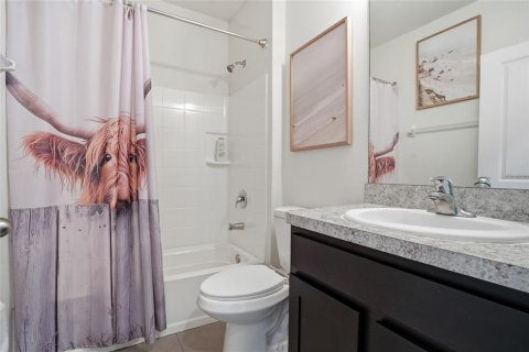 House in Zephyrhills, Florida 3 bedrooms, 157 sq.m. № 2230542 - photo 6