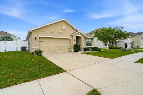 House in Zephyrhills, Florida 3 bedrooms, 157 sq.m. № 2230542 - photo 29