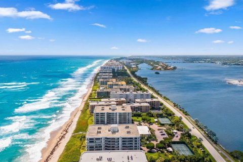 Copropriété à vendre à Palm Beach, Floride: 3 chambres, 274.06 m2 № 2087707 - photo 28
