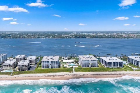 Copropriété à vendre à Palm Beach, Floride: 3 chambres, 274.06 m2 № 2087707 - photo 23
