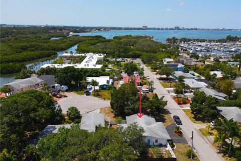House in Gulfport, Florida 2 bedrooms, 126.72 sq.m. № 1901289 - photo 4