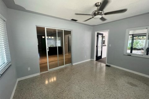 House in Gulfport, Florida 2 bedrooms, 126.72 sq.m. № 1901289 - photo 19
