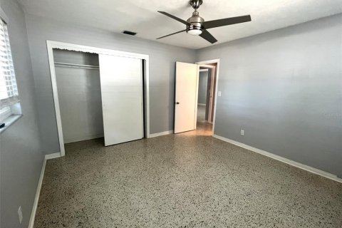 House in Gulfport, Florida 2 bedrooms, 126.72 sq.m. № 1901289 - photo 23