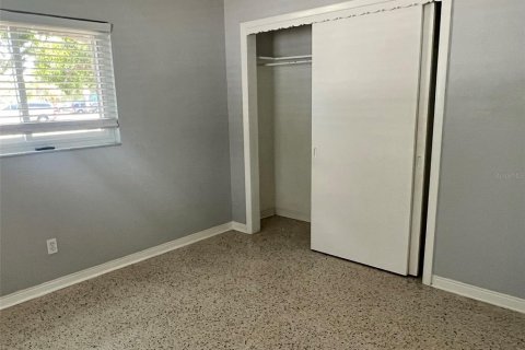 House in Gulfport, Florida 2 bedrooms, 126.72 sq.m. № 1901289 - photo 24