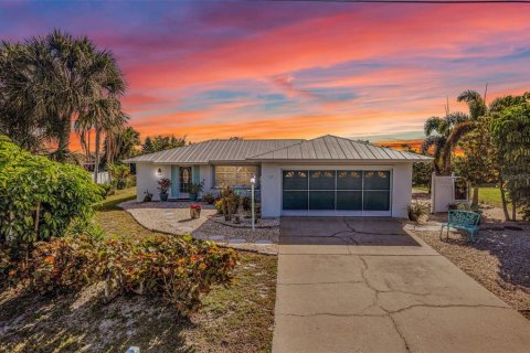 Villa ou maison à Port Charlotte, Floride 3 chambres, 117.15 m2 № 2105838