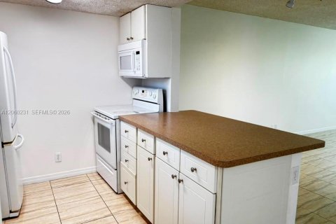 Copropriété à louer à Boca Raton, Floride: 2 chambres, 91.14 m2 № 2265726 - photo 13