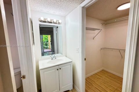 Copropriété à louer à Boca Raton, Floride: 2 chambres, 91.14 m2 № 2265726 - photo 7