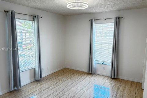 Copropriété à louer à Boca Raton, Floride: 2 chambres, 91.14 m2 № 2265726 - photo 8