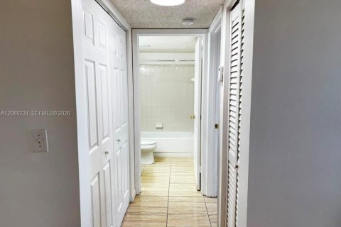 Copropriété à louer à Boca Raton, Floride: 2 chambres, 91.14 m2 № 2265726 - photo 11