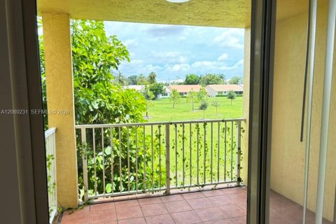 Copropriété à louer à Boca Raton, Floride: 2 chambres, 91.14 m2 № 2265726 - photo 4