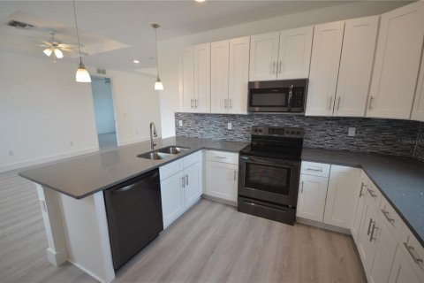 Apartamento en alquiler en Port Charlotte, Florida, 2 dormitorios, 111.67 m2 № 1833370 - foto 4