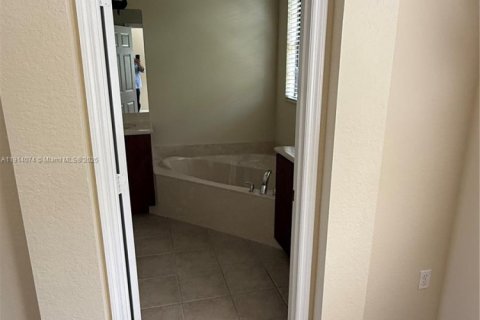 Touwnhouse à louer à Port St. Lucie, Floride: 3 chambres, 145.39 m2 № 1971256 - photo 5