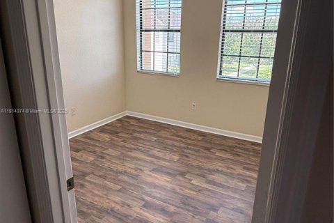 Touwnhouse à louer à Port St. Lucie, Floride: 3 chambres, 145.39 m2 № 1971256 - photo 2