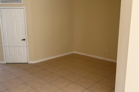 Touwnhouse à louer à Port St. Lucie, Floride: 3 chambres, 145.39 m2 № 1971256 - photo 11