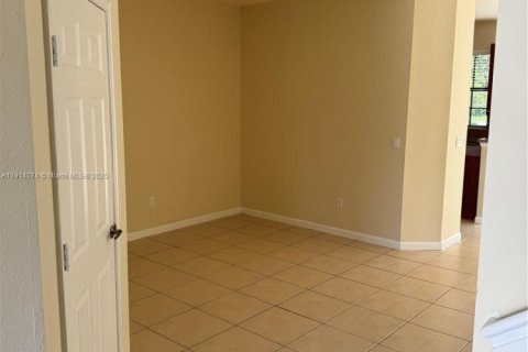 Touwnhouse à louer à Port St. Lucie, Floride: 3 chambres, 145.39 m2 № 1971256 - photo 10