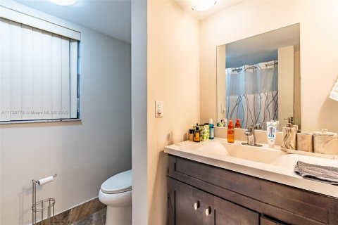 Copropriété à vendre à Pompano Beach, Floride: 2 chambres, 78.97 m2 № 1985004 - photo 8