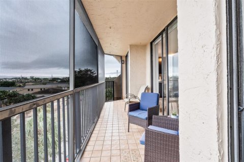 Copropriété à vendre à Pompano Beach, Floride: 2 chambres, 78.97 m2 № 1985004 - photo 13