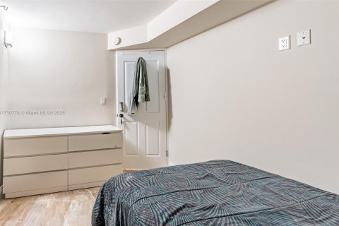 Copropriété à vendre à Pompano Beach, Floride: 2 chambres, 78.97 m2 № 1985004 - photo 9