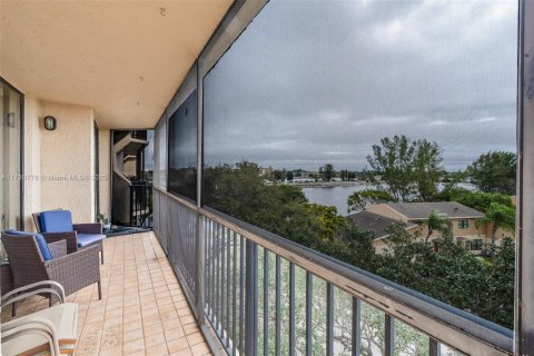 Copropriété à vendre à Pompano Beach, Floride: 2 chambres, 78.97 m2 № 1985004 - photo 14