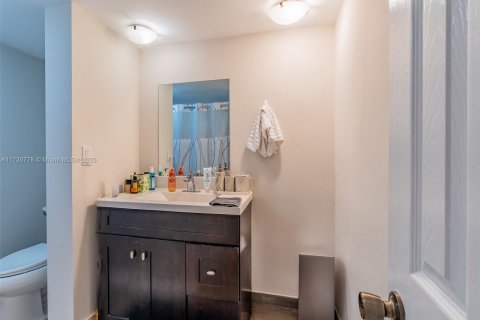 Copropriété à vendre à Pompano Beach, Floride: 2 chambres, 78.97 m2 № 1985004 - photo 11