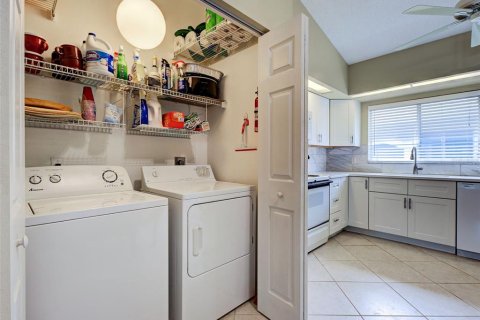 Copropriété à vendre à Englewood, Floride: 2 chambres, 108.7 m2 № 2121352 - photo 9