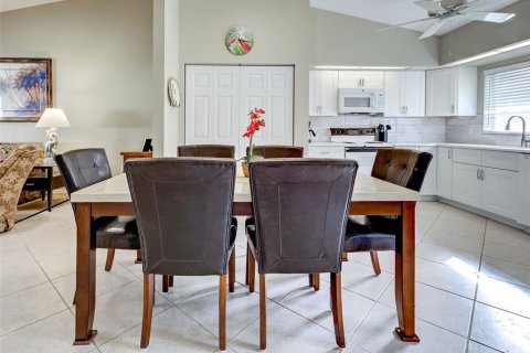 Copropriété à vendre à Englewood, Floride: 2 chambres, 108.7 m2 № 2121352 - photo 15