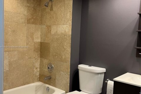 Condominio en venta en Coconut Creek, Florida, 2 dormitorios, 120.77 m2 № 1964840 - foto 9