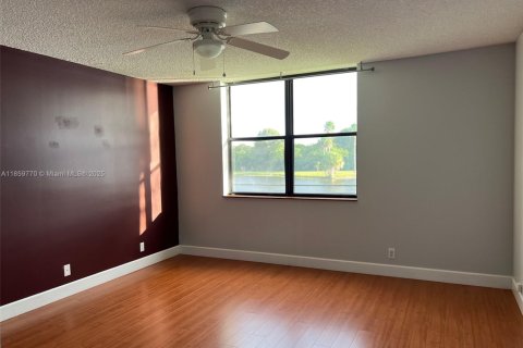 Condominio en venta en Coconut Creek, Florida, 2 dormitorios, 120.77 m2 № 1964840 - foto 16