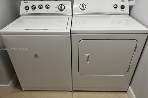 Condominio en venta en Coconut Creek, Florida, 2 dormitorios, 120.77 m2 № 1964840 - foto 17