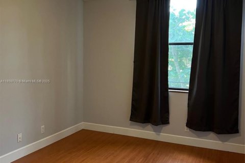 Condominio en venta en Coconut Creek, Florida, 2 dormitorios, 120.77 m2 № 1964840 - foto 7