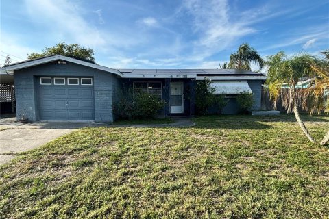 Casa en Holiday, Florida 3 dormitorios, 120.96 m2 № 2110235