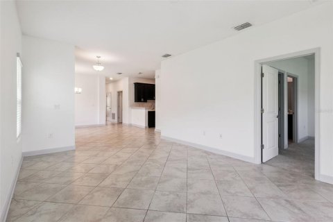 Townhouse in Davenport, Florida 2 bedrooms, 139.82 sq.m. № 2157335 - photo 6