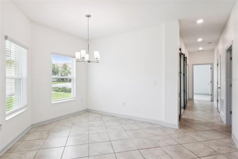 Townhouse in Davenport, Florida 2 bedrooms, 139.82 sq.m. № 2157335 - photo 10