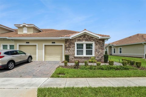 Townhouse in Davenport, Florida 2 bedrooms, 139.82 sq.m. № 2157335 - photo 2
